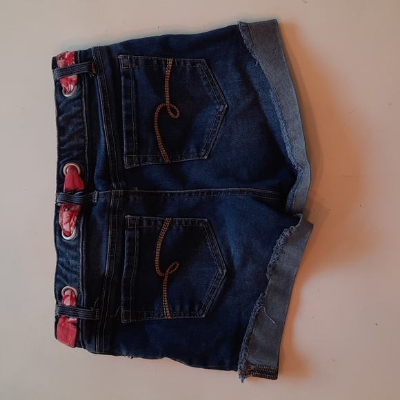 Justice 16 blue jean denim shorts with pink ribbon belt - Picture 2 of 7